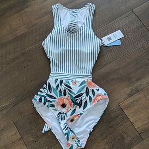 New Cupshe bathing suit.